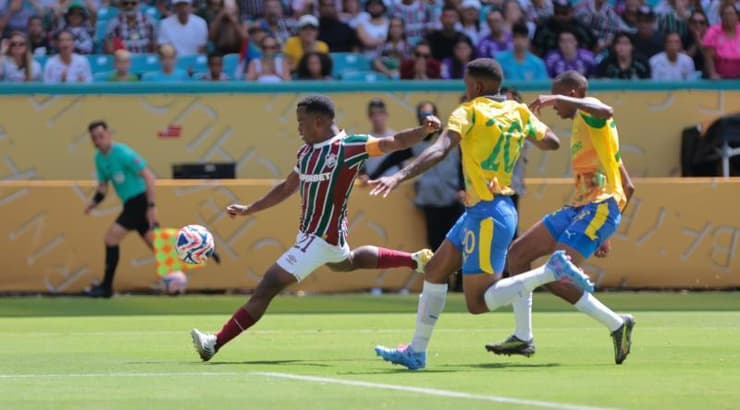 ג'ון אריאס בועט לשער (רויטרס) ג'ון אריאס בועט לשער