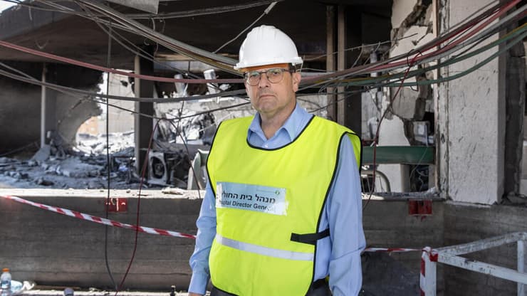 "כל רופא שעוזב אותי, אחות שלא מגיעה לעבודה - זה פחות רפואה בנגב". פרופ' שלומי קודש 