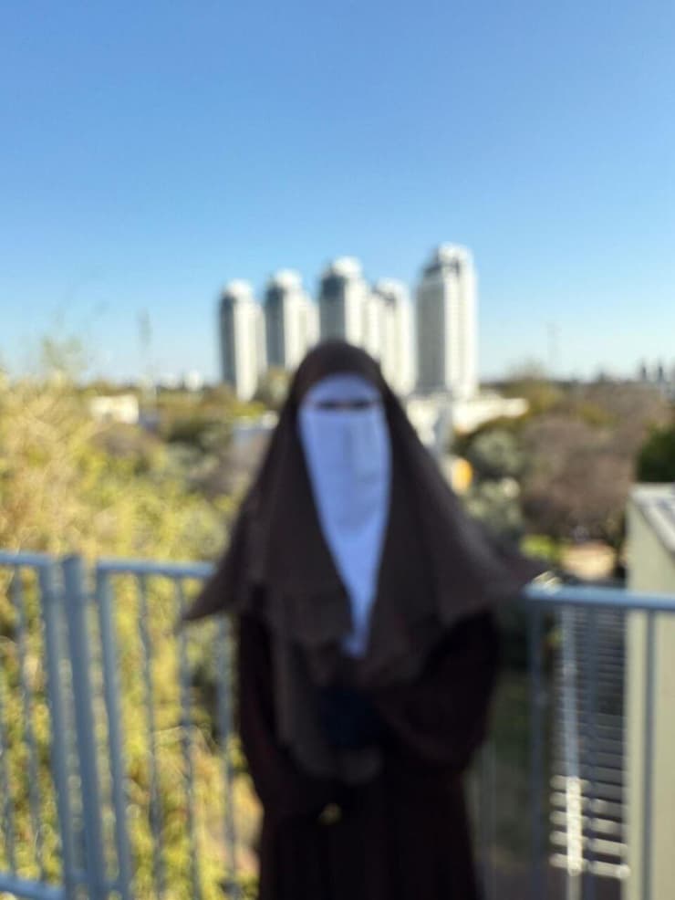 סטודנטית בבר אילן שעטתה ניקאב ולימודיה הופסקו