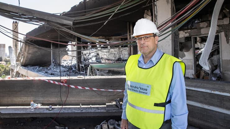  פרופ' שלומי קודש על רקע הריסות בית החולים סורוקה