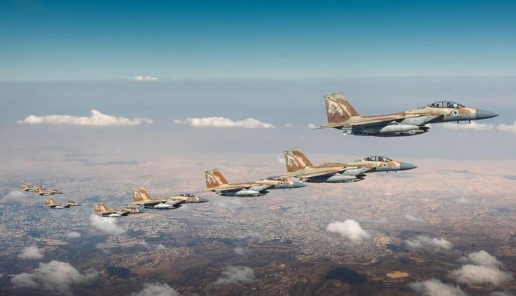 מטוסי קרב של חיל האוויר ממריאים לתקיפה בטהרן