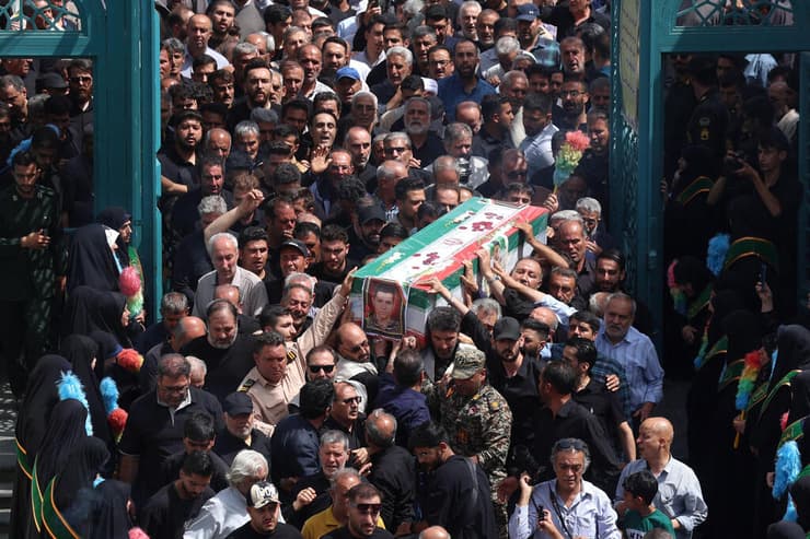 הלוויה ב איראן טהרן להרוגי הרוגים ב מלחמה מול ישראל מבצע עם כלביא