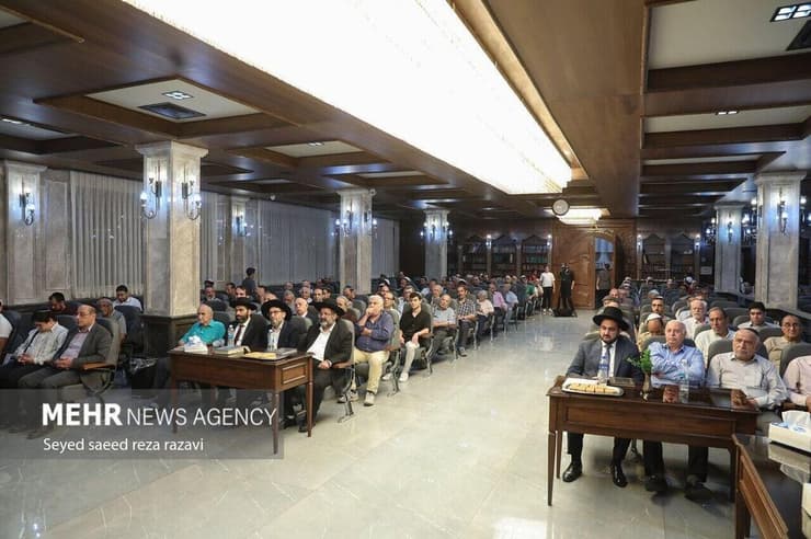 כינוס הקהילה היהודית לתמיכה במשטר, כפי שפורסם בתמונות באיראן כינוס של הקהילה היהודית לתמיכה בחמינאי