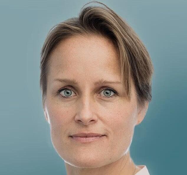 ראש ה-MI6 הבאה של בריטניה בלייז מטרוולי / קונסטנטין דוברובולסקי סבא של ראש ה-MI6 הבאה