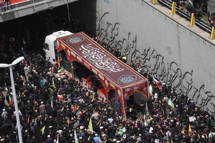 הלוויות ענק לבכירים האיראנים שחוסלו