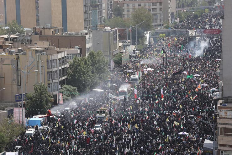 הלוויות ענק לבכירים האיראנים שחוסלו