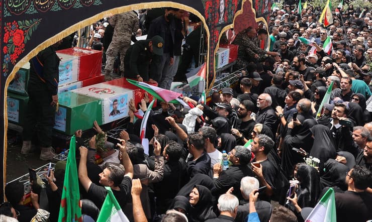 הלוויות ענק לבכירים האיראנים שחוסלו