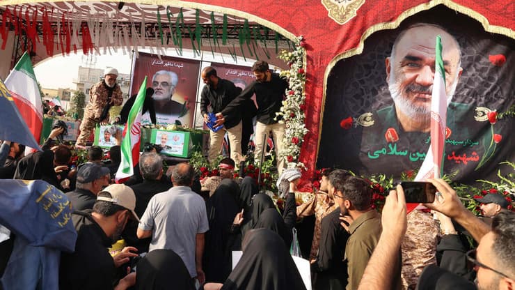 הלוויות ענק לבכירים האיראנים שחוסלו