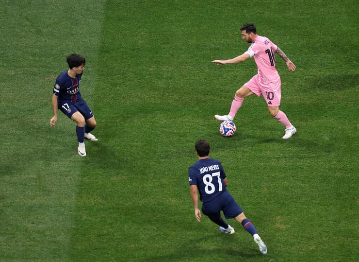 "הראה הבזק מהמסי של פעם" (צילום: REUTERS/Amanda Perobelli) לאו מסי