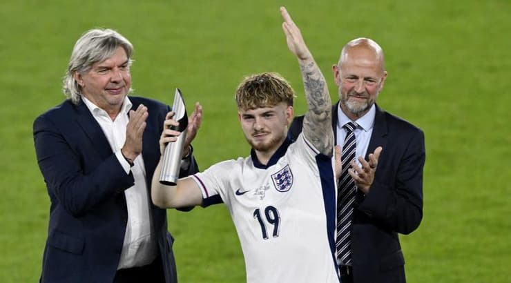 הארווי אליוט מצטיין הגמר (רויטרס) הארווי אליוט מצטיין הגמר