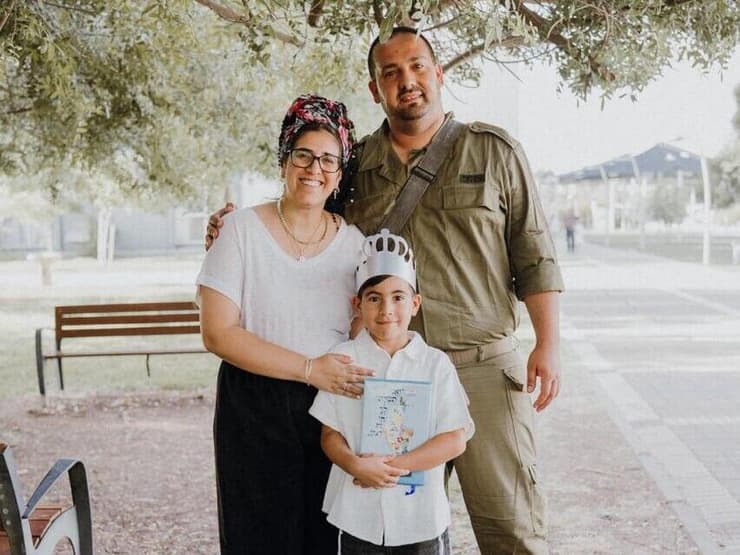 דור פרץ ממושב גדיש  הגיע ברגע האחרון למסיבה של לביא יצחק