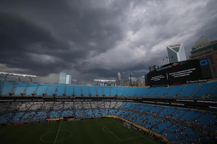 ההודעה על עצירת המשחק בין צ'לסי לבנפיקה 