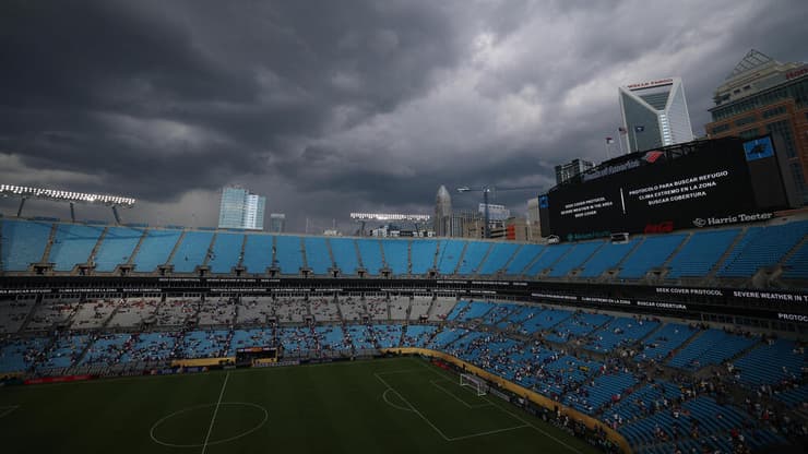ההודעה על עצירת המשחק בין צ'לסי לבנפיקה 