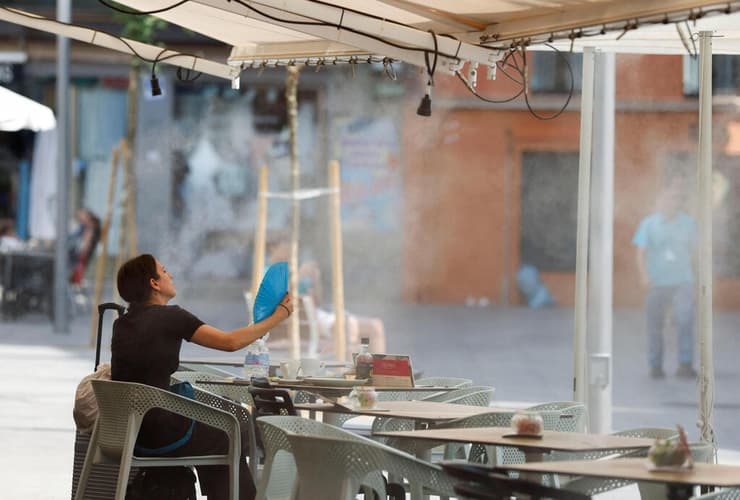 גל חום אירופה ספרד סביליה מניפה