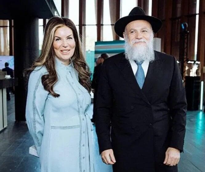 אינה בורודה עם בעלה, סר במושבת עונשין בשל טעות רפואית שגרמה לנזק בריאותי חמור לאינה בורודה, אשתו של נשיא הפדרציה של הקהילות היהודיות ברוסיה (FEOR), אלכסנדר בורודה