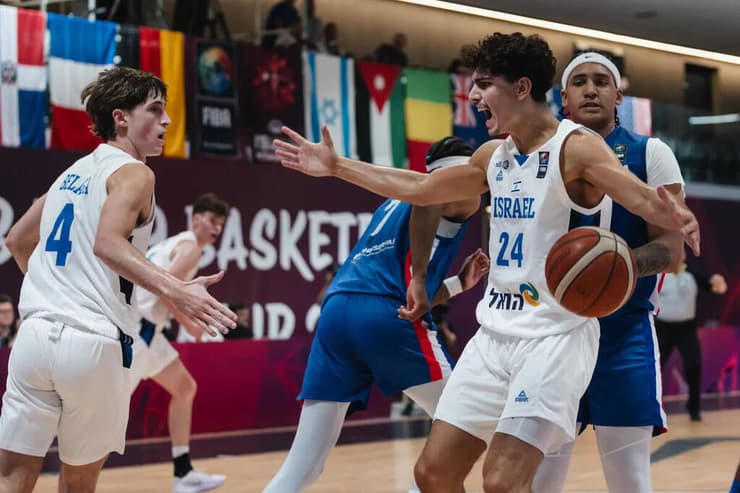 שחקן נבחרת הנוער של ישראל אריאל סלע