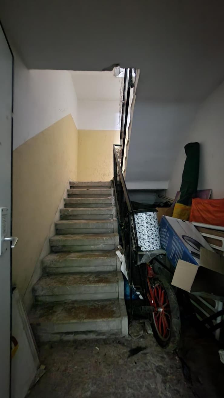 הירידה והעלייה למקלט בבניין ביפו. "מציאות בלתי נסבלת"   