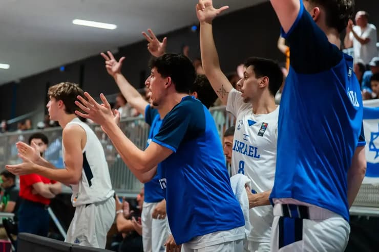 שחקני הספסל בטירוף