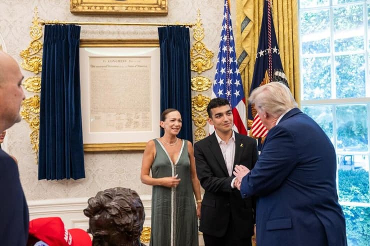 עידן אלכסנדר עם טראמפ בבית הלבן