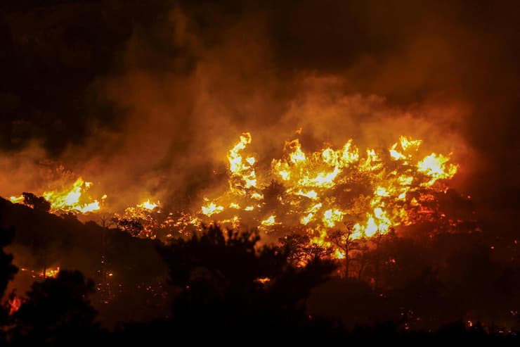 שריפה באי כרתים יוון