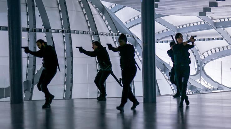 בואו נרבה טוב, אבל רק אחרי שנהרוג מלא אנשים. מתוך "משמר האלמוות 2" (צילום: באדיבות נטפליקס) מתוך "משמר האלמוות 2"