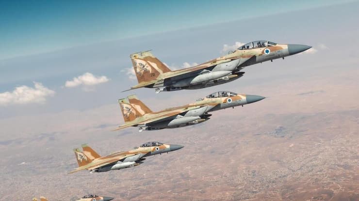 מטוסי F-15 בדרכם לתקיפה באיראן