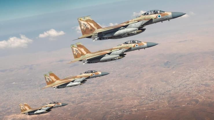 מטוסי F-15 בדרכם לתקיפה באיראן