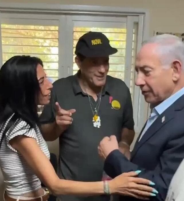 תיעוד ראשון מתוך המפגש כעת בניר עוז: ראש הממשלה נתניהו ועינב צנגאוקר