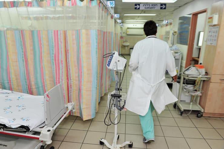 בית החולים ברזילי באשקלון. ארכיון (צילום: ChameleonsEye / Shutterstock) חדר המיון בבית החולים ברזילי באשקלון