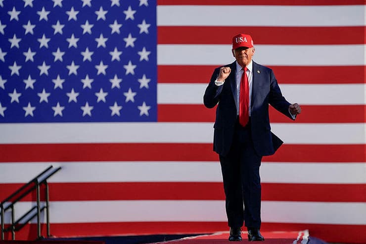 <div style="direction: ltr;"></div>טראמפ התייחס גם למלחמת רוסיה-אוקראינה: "לא הייתה שום התקדמות עם פוטין" (Nathan Howard, AP) נשיא ארה"ב דונלד טראמפ בעצרת באיווה