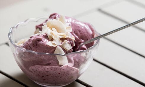 גלידת בננה פירות יער