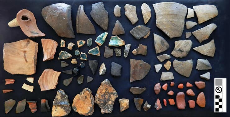 שברי חרס שנמצאו באזור בו טבעה הספינה הפורטוגזית "נוסה סניורה דו קאבו", שהותקפה על ידי פיראטים