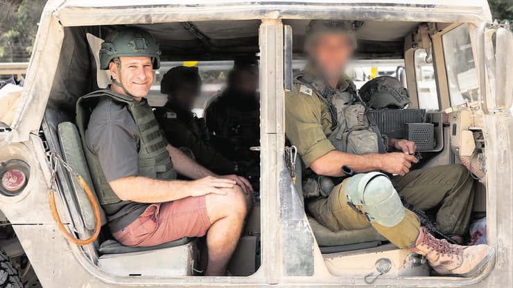 חנוך דאום בהאמר עם המג"ד סא"ל א'