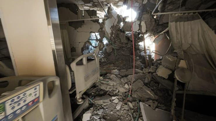 "אני עכשיו מוציא 150 מיליון שקל שאין לי, רק כדי להחזיר את סורוקה למצב שבו היה לפני שלושה שבועות" (צילום: דוברות סורוקה) בית החולים סורוקה לאחר פגיעת הטיל ששיגרה איראן