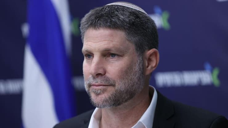 בצלאל סמוטריץ' בישיבות הסיעה (צילום: אלכס קולומויסקי ) בצלאל סמוטריץ' בישיבות הסיעה