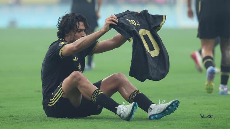 חימנס והמחווה לז'וטה