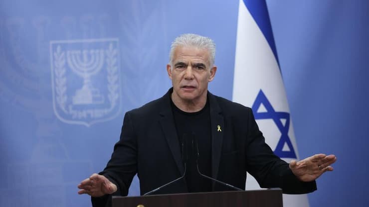 יאיר לפיד יו"ר יש עתיד ישיבת סיעה בכנסת