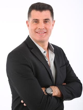 לירן סלע, יועץ משכנתאות ובעלי חברת סלע נדל"ן ופיננסים, לשעבר בנקאי בכיר בבנק לאומי