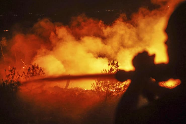 צילום: AP Photo/Ghaith Alsayed שריפה לטקיה סוריה