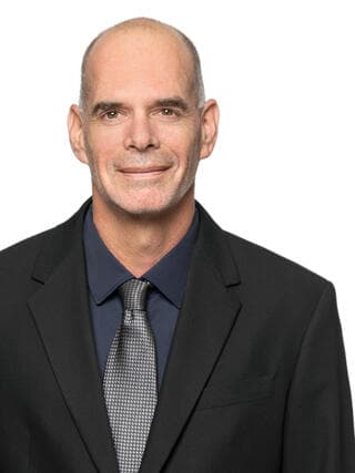 עו"ד ארז קמיניץ, שותף וראש תחום רגולציה וממשל במשרד עוה"ד EBN – ארדינסט, בן נתן טולידאנו, לשעבר המשנה ליועץ המשפטי לממשלה