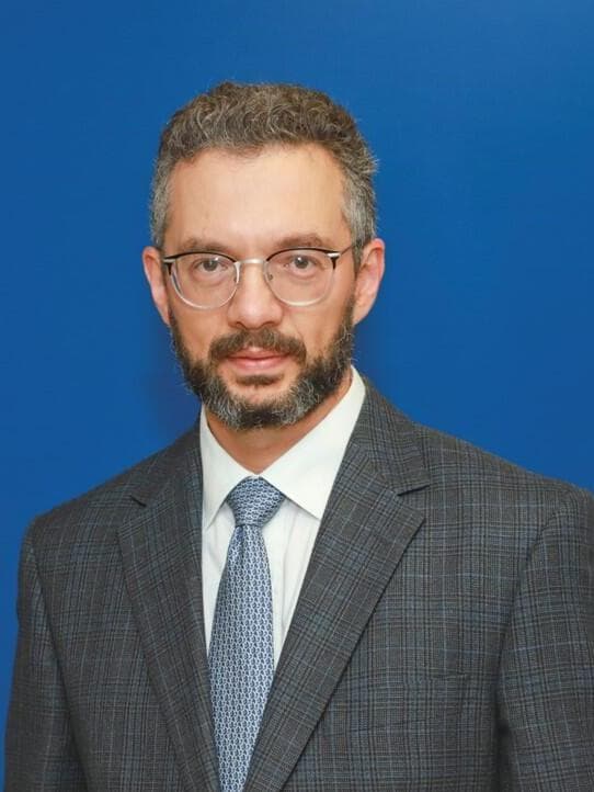 ד"ר ארקדי יקירביץ', מנהל היחידה לרינולוגיה ובסיס הגולגולת הקדמי בבי"ח שיבא