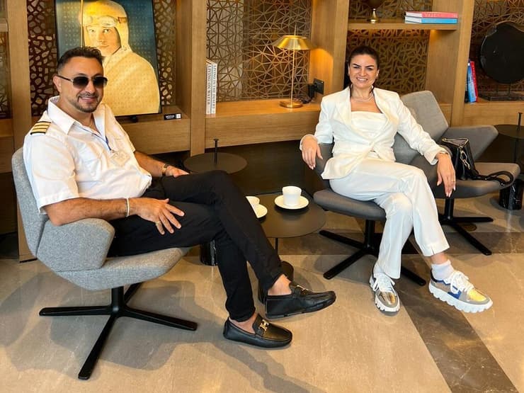 רוני אינסאז ואשתו אזיטה