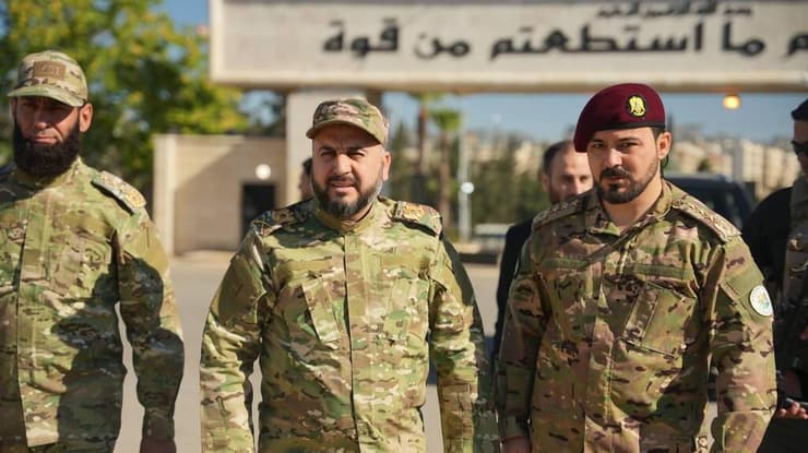 גם עריקים מוזמנים. בטקס ההכשרה של הדיוויזיה פינת יא אללה ליאור בן ארי סוריה