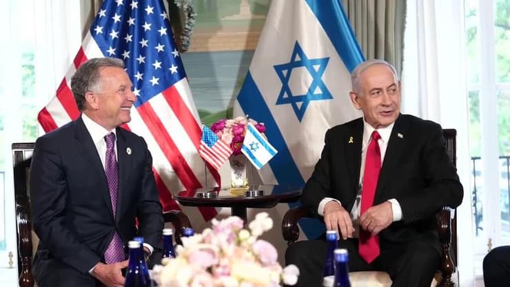 נתניהו ווויטקוף במהלך ביקורו בוושינגטון