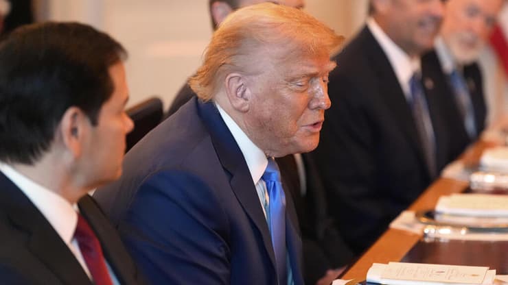 טראמפ. "אני חושב שחמאס רוצה עסקה" ( צילום: AP Photo/Alex Brandon) פגישת נתניהו-טראמפ