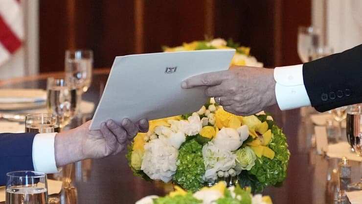 צילום: AP Photo/Alex Brandon פגישת נתניהו-טראמפ