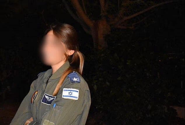 נווטת קרב בחיל האוויר נווטת מ' טייסת