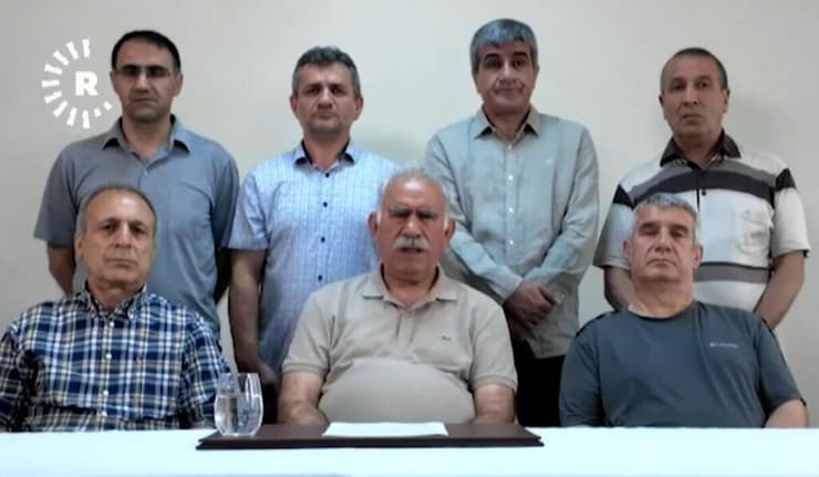 טורקיה מנהיג המורדים ה כורדים עבדאללה אוצ'לאן סרטון ראשון מהכלא זה 26 שנה קורא להניח את הנשק