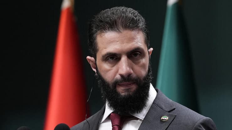 "להוטים להעמיד לדין את אלו שפגעו בדרוזים". א-שרע (צילום: MEHMET ALI OZCAN / Anadolu via AFP) אחמד א-שרע