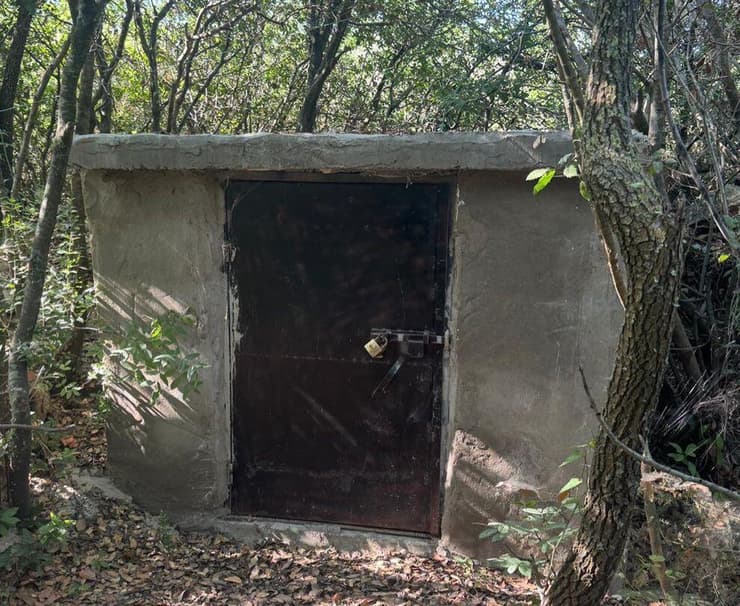 צילום: דובר צה"ל אמצעי הלחימה שאותרו והוחרמו במרחב